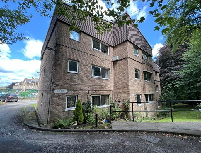 1 Bedroom Flat To Rent In Oak Avenue, Bradford, West Yorkshire, BD8