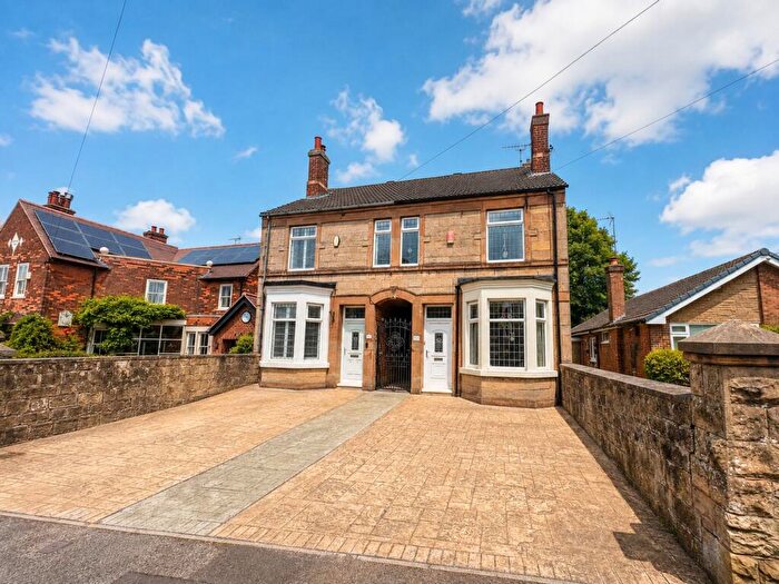 3 Bedroom Semi-Detached House For Sale In Nottingham Road, Mansfield, NG18