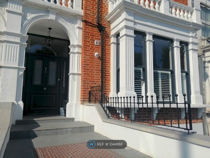 2 Bedroom Flat To Rent In Endymion Road, London, N4