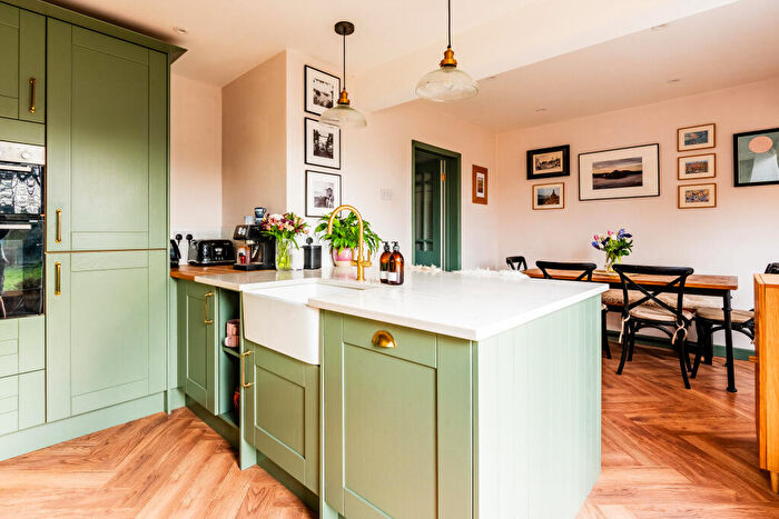 3 Bedroom End Of Terrace House For Sale In Queensholm Drive, Bromley Heath, BS16