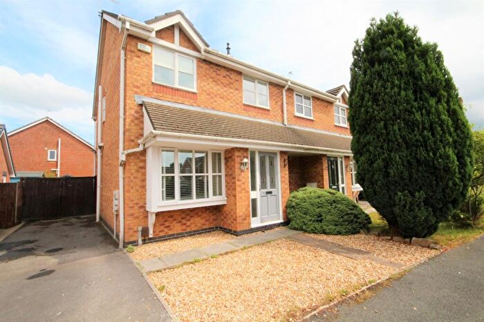 3 Bedroom Semi-Detached House To Rent In Teil Green, Preston, PR2