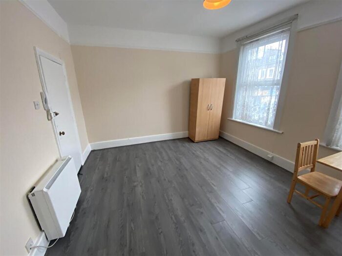 Studio To Rent In Seven Sisters Road, Holloway, N7