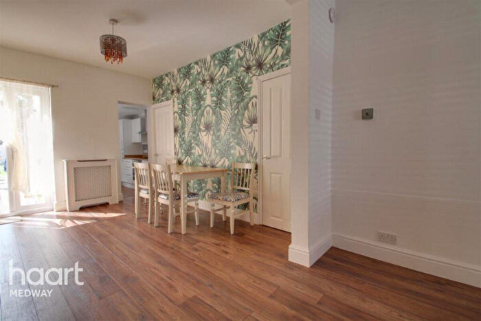 3 Bedroom Terraced House To Rent In Windsor Road, Gillingham, ME7