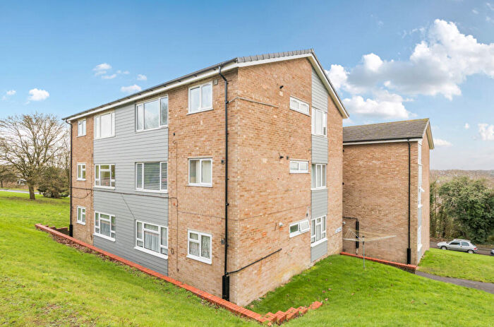 1 Bedroom Apartment For Sale In The Pastures, High Wycombe, Buckinghamshire, HP13