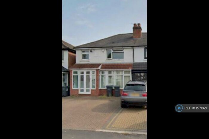 3 Bedroom Semi-Detached House To Rent In Solihull Lane, Birmingham, B28