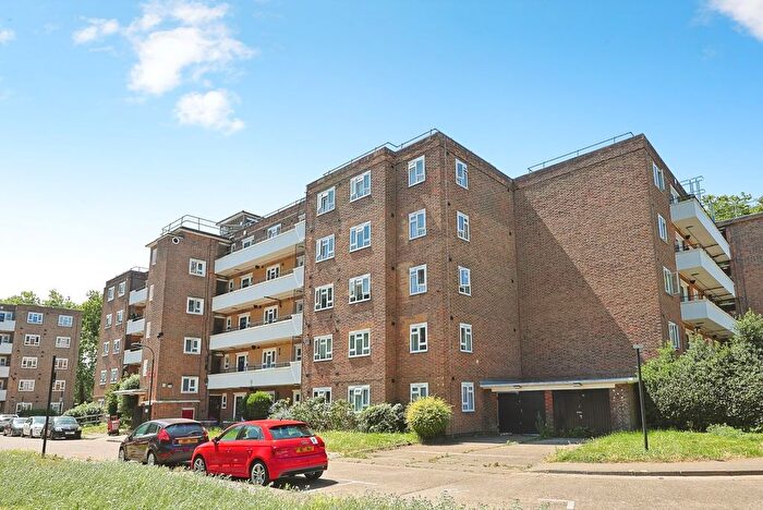 4 Bedroom Flat For Sale In Broomhouse Lane, London, SW6