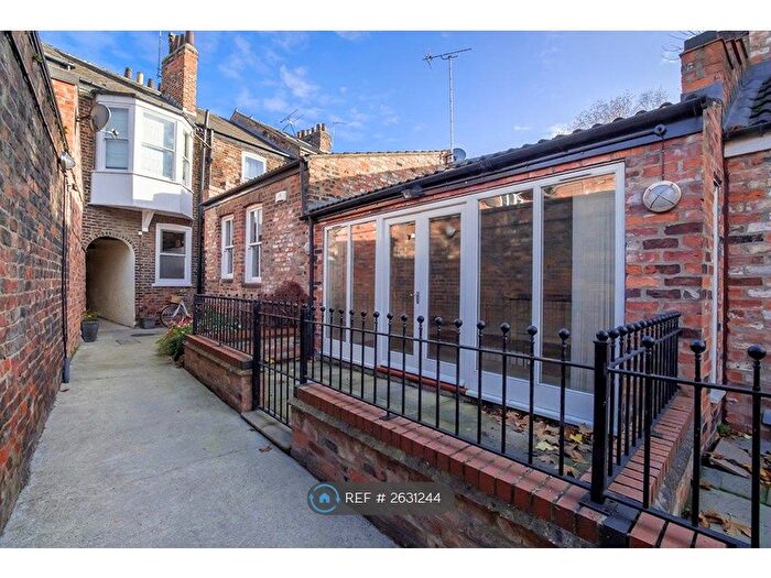 2 Bedroom Flat To Rent In Oxtoby Court, York, YO10