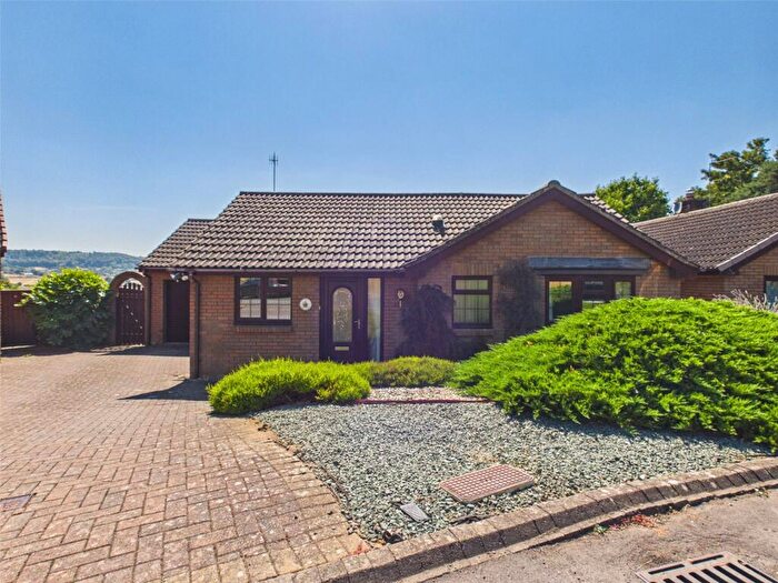 2 Bedroom Bungalow For Sale In Fox Close, Stroud, Gloucestershire, GL5
