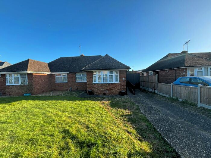 2 Bedroom Bungalow To Rent In Childscroft Road, Rainham, ME8