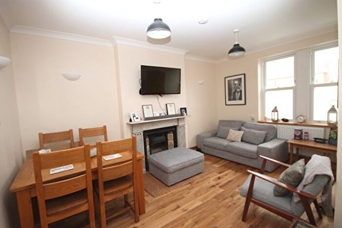1 Bedroom Flat To Rent In Queens Parade, East Street, Faversham, ME13
