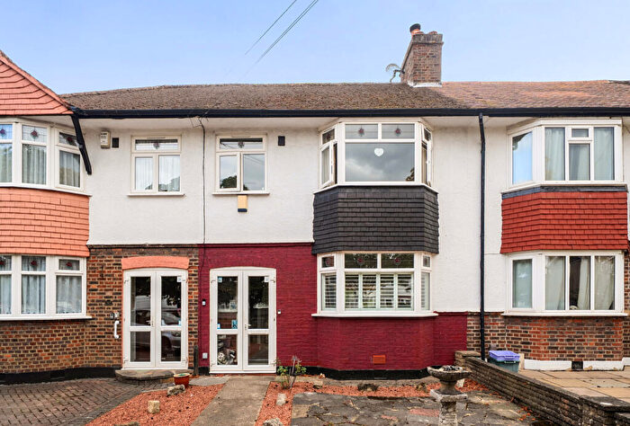 3 Bedroom Terraced House For Sale In Hillcross Avenue, Morden, SM4