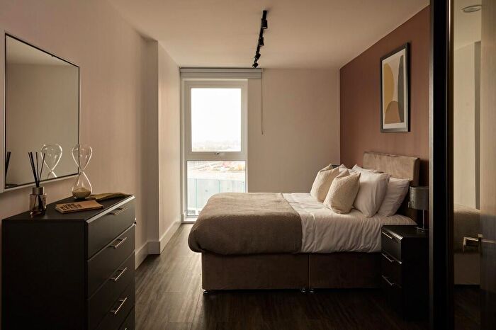 2 Bedroom Flat To Rent In Flat, Mitre Yard, - Scrubs Lane, London, NW10
