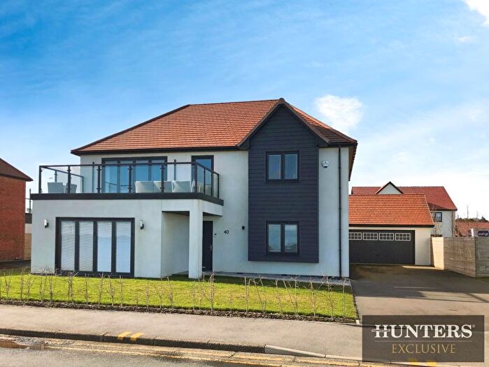 4 Bedroom Detached House For Sale In Belvedere Parade, Bridlington, YO15