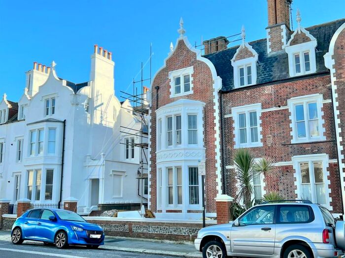 Apartment To Rent In Medina Villas, Hove, BN3