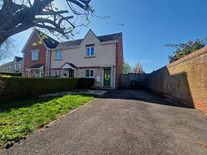 2 Bedroom End Of Terrace House For Sale In Stockham Close, Cricklade, SN6