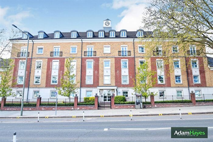 2 Bedroom Flat To Rent In High Road, North Finchley, N12