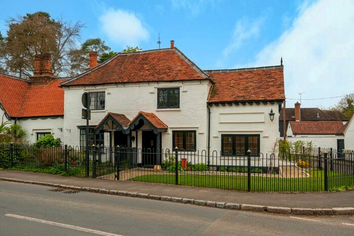 2 Bedroom Cottage To Rent In Windmill Road, Fulmer, SL3