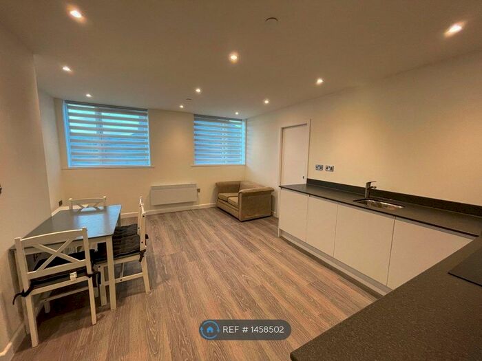 2 Bedroom Flat To Rent In Ashley House, Altrincham, WA14