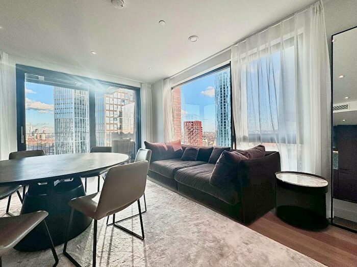 2 Bedroom Apartment To Rent In Viaduct Gardens, London, SW11