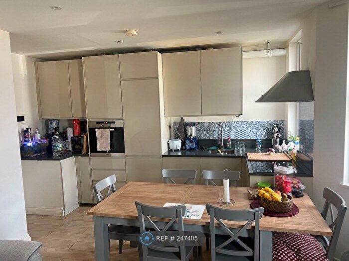 2 Bedroom Flat To Rent In Audley Road, London, NW4