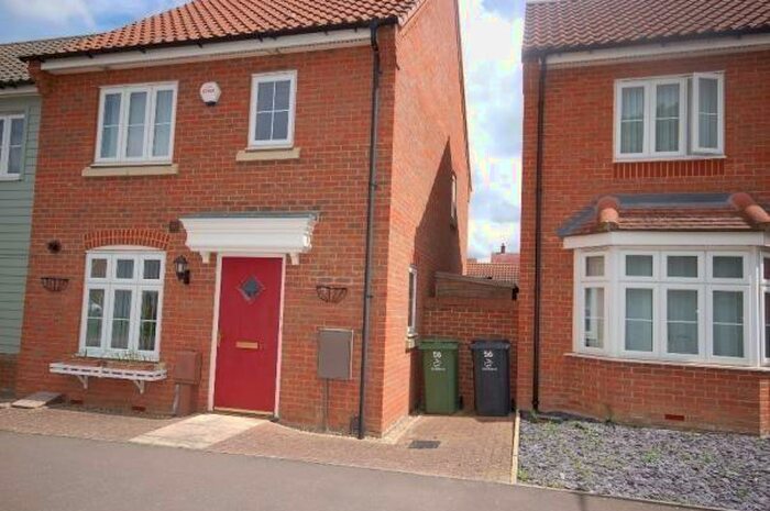 3 Bedroom Semi-Detached House To Rent In Washington Drive, Watton, IP25