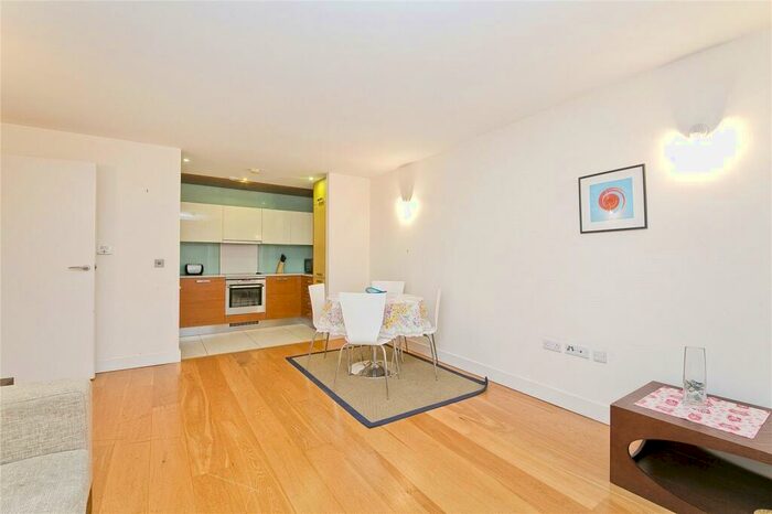 1 Bedroom Flat To Rent In Gifford Street, Islington, N1