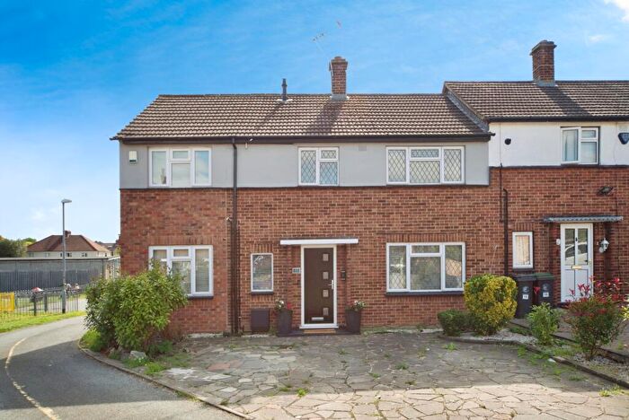 4 Bedroom Semi-Detached House For Sale In Poplar Shaw, Waltham Abbey, Essex, EN9