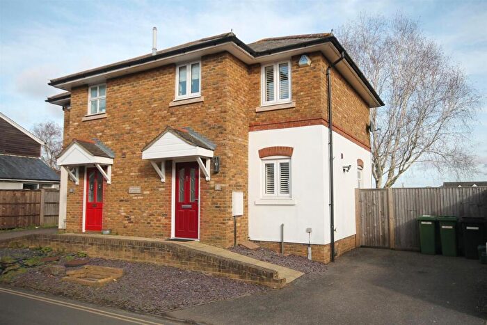 2 Bedroom Cottage To Rent In Linden Road, Leatherhead, KT22