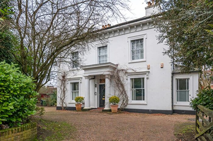 2 Bedroom Apartment For Sale In London Road, Reigate, RH2