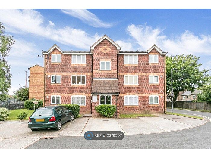 1 Bedroom Flat To Rent In Greenslade Road, Barking, IG11