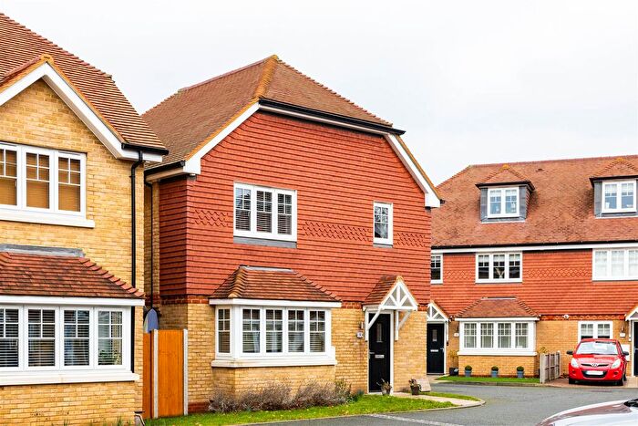 4 Bedroom Detached House For Sale In All Saints Gardens, Merstham, Redhill, RH1