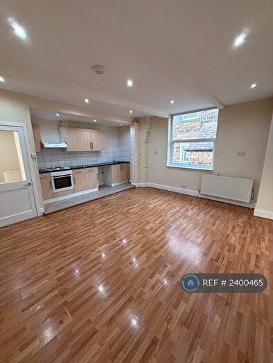 2 Bedroom Flat To Rent In Rear, Harrogate, HG1