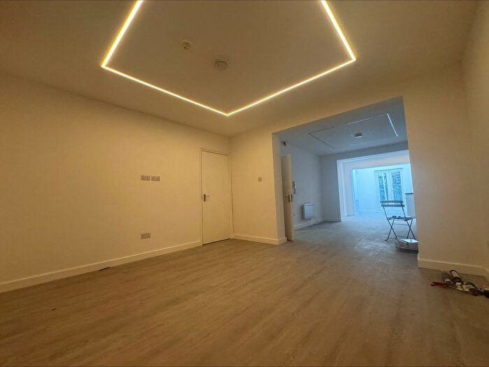 1 Bedroom Studio To Rent In Caledonian Road, London, N1