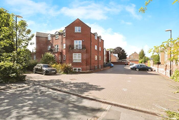 2 Bedroom Flat For Sale In Lawrence Street, York, North Yorkshire, YO10