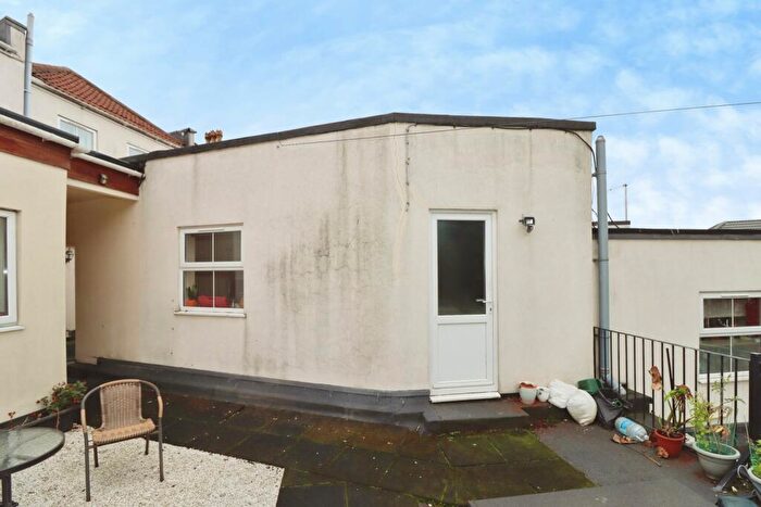 2 Bedroom Flat For Sale In Knight Court, Bristol, Avon, BS16