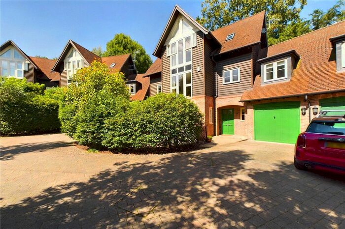3 Bedroom Semi-Detached House To Rent In Formosa Place, Pangbourne, Reading, Berkshire, RG8