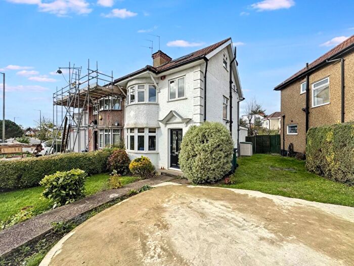 4 Bedroom Semi Detached House For Sale In Deans Lane, Edgware, HA8