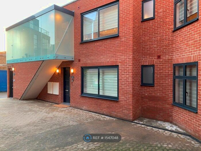 2 Bedroom Maisonette To Rent In Rutherford Court, London, SW19