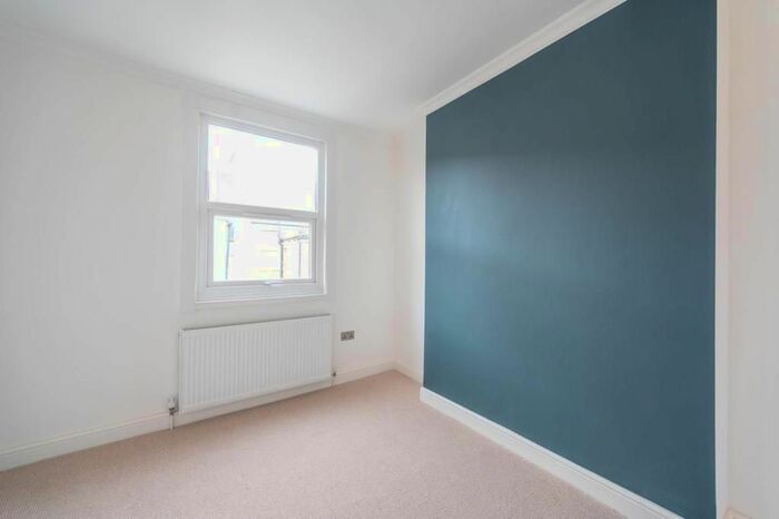 4 Bedroom Flat To Rent In High Street, London, NW10