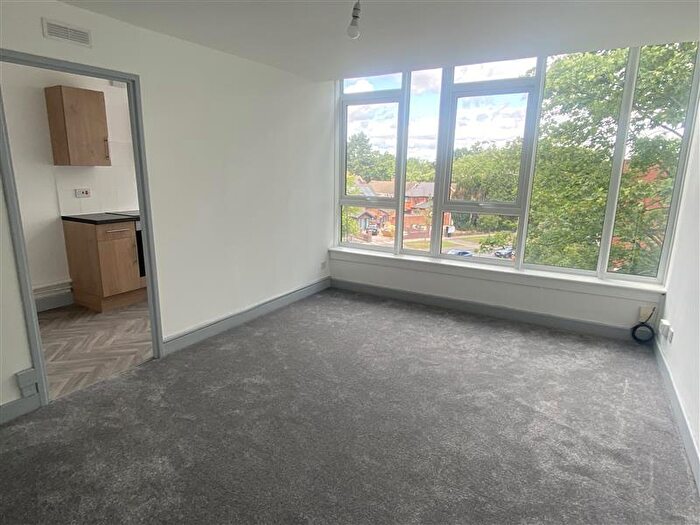 1 Bedroom Flat To Rent In Quorn House, Browns Green, Birmingham, B20
