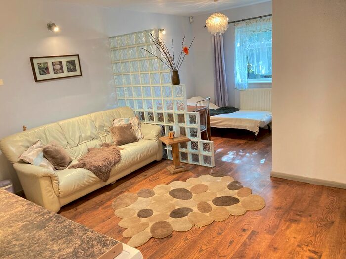 1 Bedroom Flat To Rent In Very Near Brentwick Gardens Area, South Ealing Brentford Borders, TW8