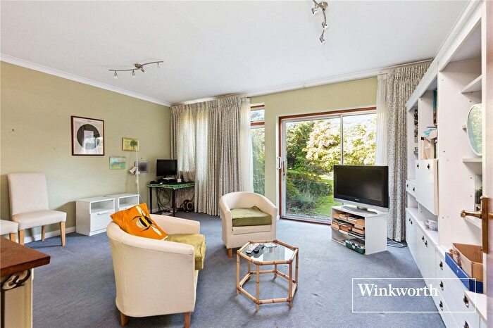3 Bedroom Detached House For Sale In Deacons Hill Road, Elstree, Borehamwood, Hertfordshire, WD6