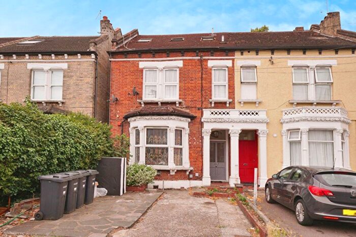 1 Bedroom Flat To Rent In Granville Road, Ilford, IG1