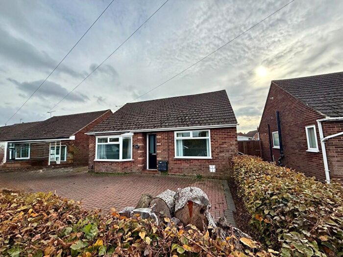 2 Bedroom Detached Bungalow For Sale In Humber Doucy Lane, Ipswich, IP4