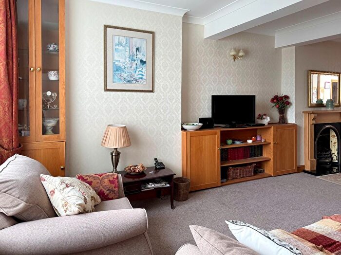 3 Bedroom Terraced House For Sale In Redlands Road, Penarth, CF64