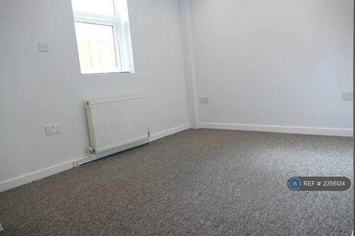1 Bedroom Flat To Rent In Wimborne Road, Bournemouth, BH9