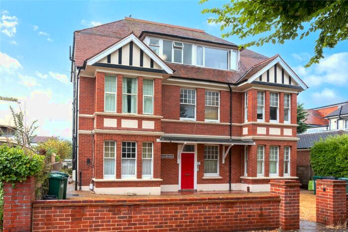 2 Bedroom Apartment To Rent In New Church Road, Hove, East Sussex, BN3