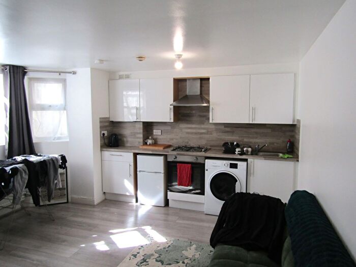 1 Bedroom Flat To Rent In Mildenhall Road, London, E5