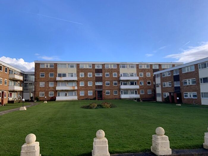 2 Bedroom Apartment To Rent In Queens Promenade, Bispham, FY2