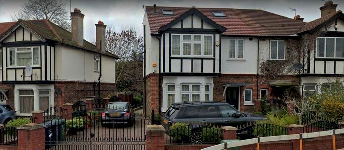 6 Bedroom Property To Rent In Green Lane, Edgware, HA8